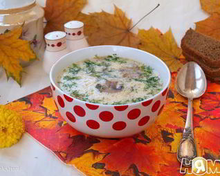 Суп с шампиньонами и плавленым сыром