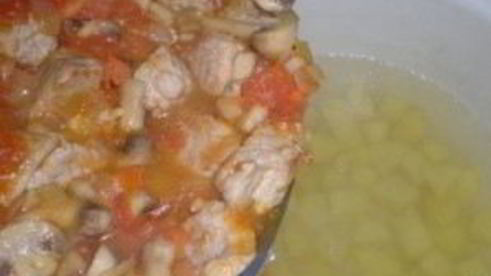 суп со свининой и грибами