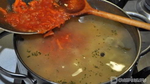 томатный суп с фрикадельками и фасолью
