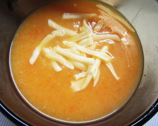 Весенний суп из моркови и картофеля