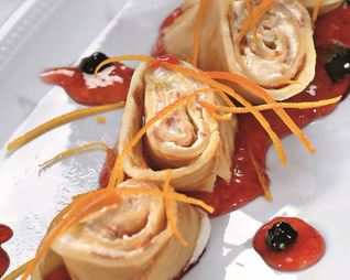 Блинчики с абрикосовым соусом