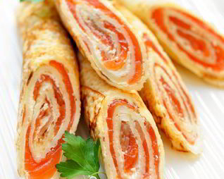 Блинчики со сливочным сыром и семгой