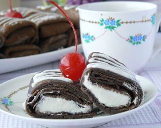 Блины из черемуховой муки с творожной начинкой