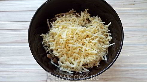 блины с грибами и сыром