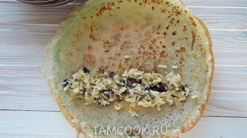 блины с грибами и сыром