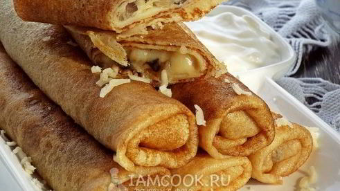 блины с грибами и сыром