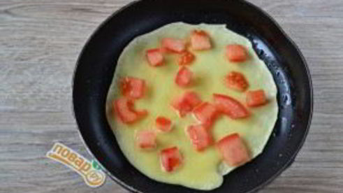 блины с помидорами