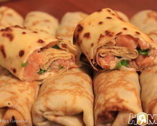 Фаршированные блинчики с семгой и плавленным сыром