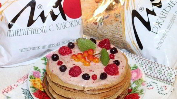 Рецепт Нежные панкейки с фруктовым соусом