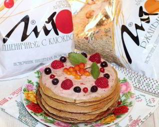 Нежные панкейки с фруктовым соусом
