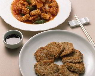 Печеночные блинчики с овощами