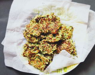 Постные блинчики из цукини с кокосом