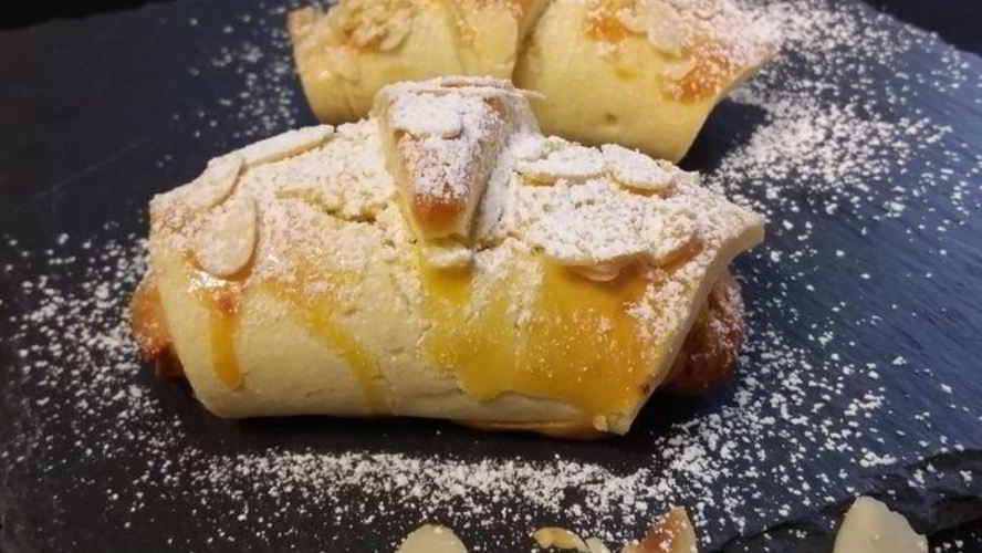 Рецепт апельсиновые круассаны с марципановой начинкой