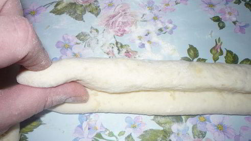 булочки и батончики с сыром