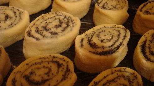 булочки-розочки в двух начинках