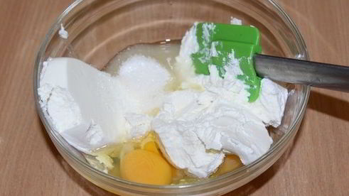 булочки с голубикой и творожным сыром