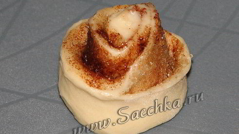булочки с корицей в виде розочек
