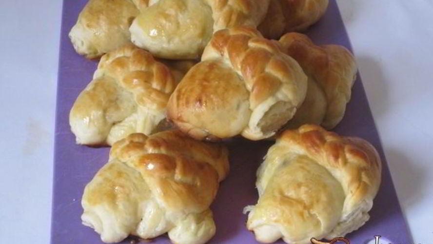 Рецепт булочки с начинкой из чернослива и яблок