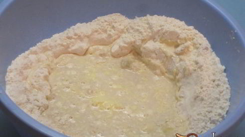 булочки с начинкой из чернослива и яблок