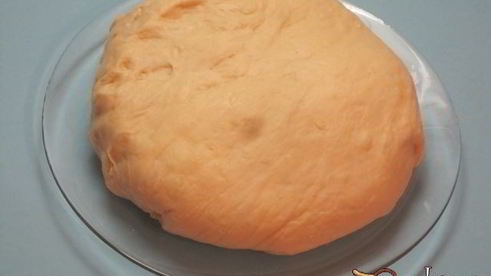 булочки с начинкой из чернослива и яблок