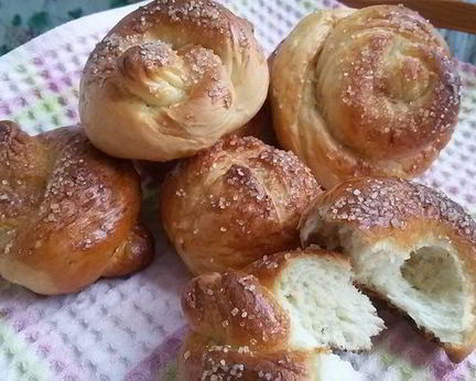 Булочки с сахарной посыпкой