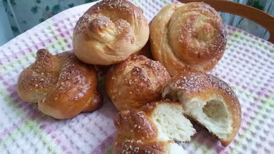 Рецепт булочки с сахарной посыпкой