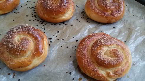 булочки с сахарной посыпкой