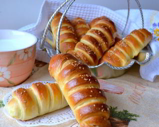 Булочки с сосисками