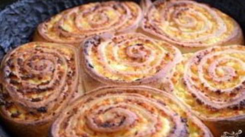 булочки с творогом в сметанной заливке