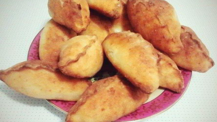 Рецепт булочки с творожно-изюмно-вишневой начинкой