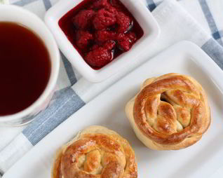 Булочки с яблочной начинкой