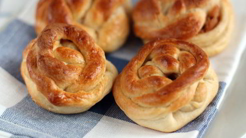 булочки с яблочной начинкой