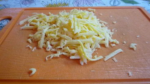 булочки-улитки с ветчиной, сыром и укропом