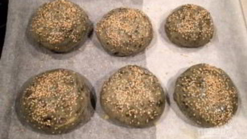 черные булочки