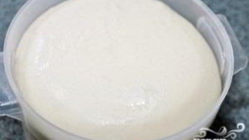 дрожжевые булочки с кунжутом