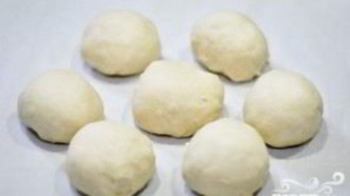 дрожжевые булочки с кунжутом