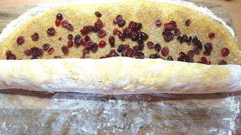 пряные тыквенные плюшки с клюквой