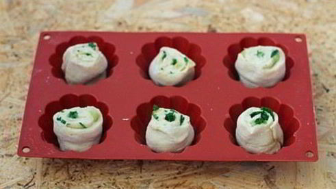 сырные булочки с чесноком и базиликом