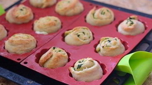 сырные булочки с чесноком и базиликом