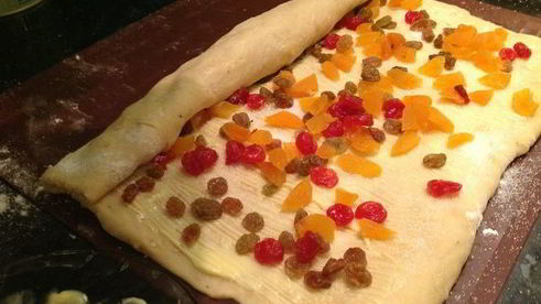 традиционные булочки с фруктами