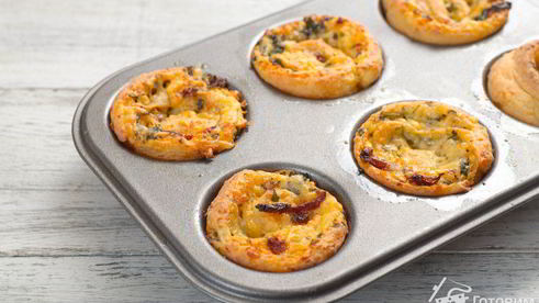 творожные булочки с чесноком и базиликом