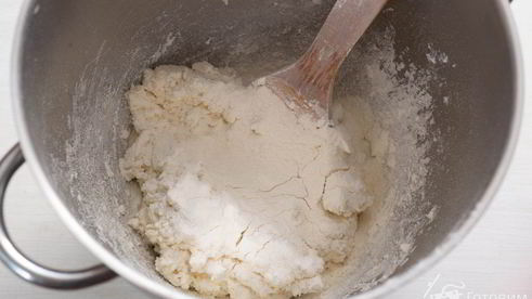 творожные булочки с чесноком и базиликом