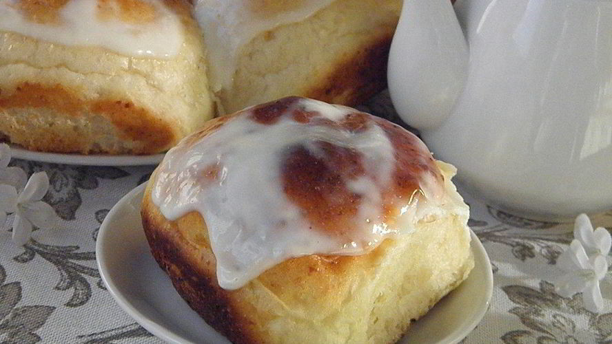 Рецепт творожные булочки в сметанной заливке