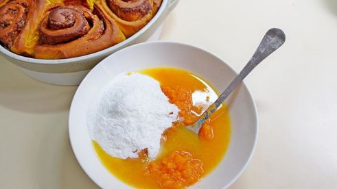 тыквенные булочки с апельсиновой глазурью