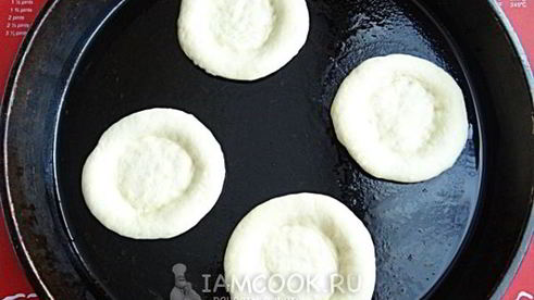 ватрушки с копченым сыром и укропом