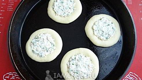 ватрушки с копченым сыром и укропом