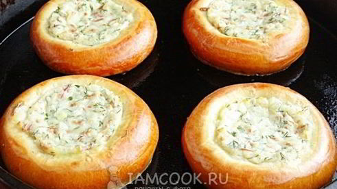 ватрушки с копченым сыром и укропом