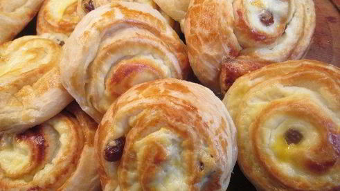 ватрушки с творогом в сметанной заливке