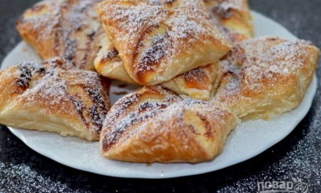 Венгерская ватрушка с творогом из слоеного теста