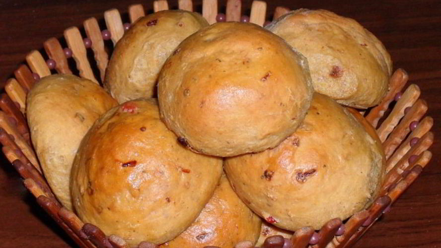 Рецепт закусочные булочки с жареным луком